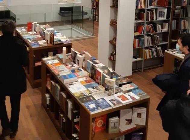 Apre nuova libreria a Crema  Realizzazione Francesco Brioschi  e Cremasca