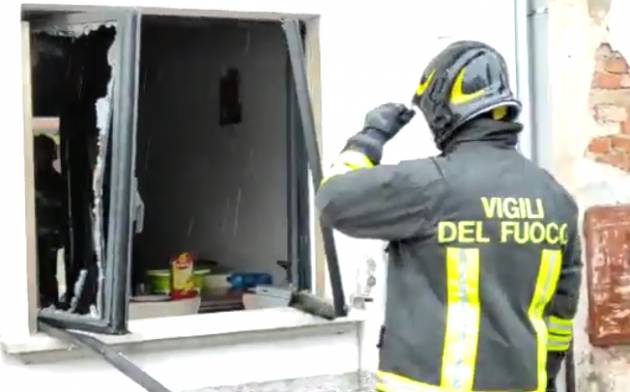 CREMA - ESPLODE BOMBOLA DI GAS: UN FERITO