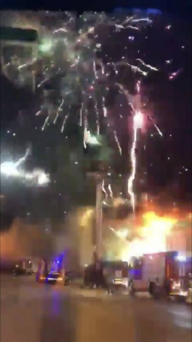 MONDO - ESPLODE FABBRICA DI FUOCHI D’ARTIFICIO IN RUSSIA- VIDEO