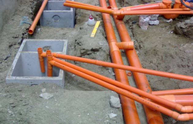 Cremona Riparazione di un tratto di fognatura in via Bissolati