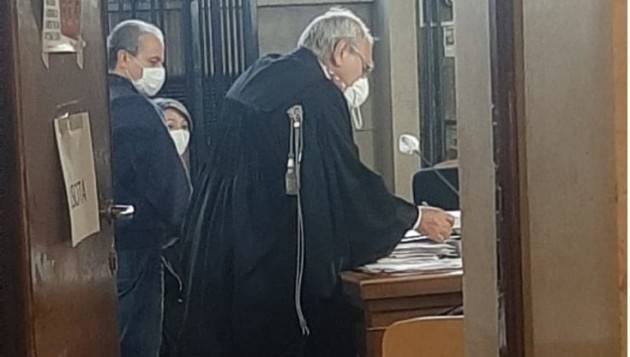 Procuratore Greco con toga in aula dopo 12 anni