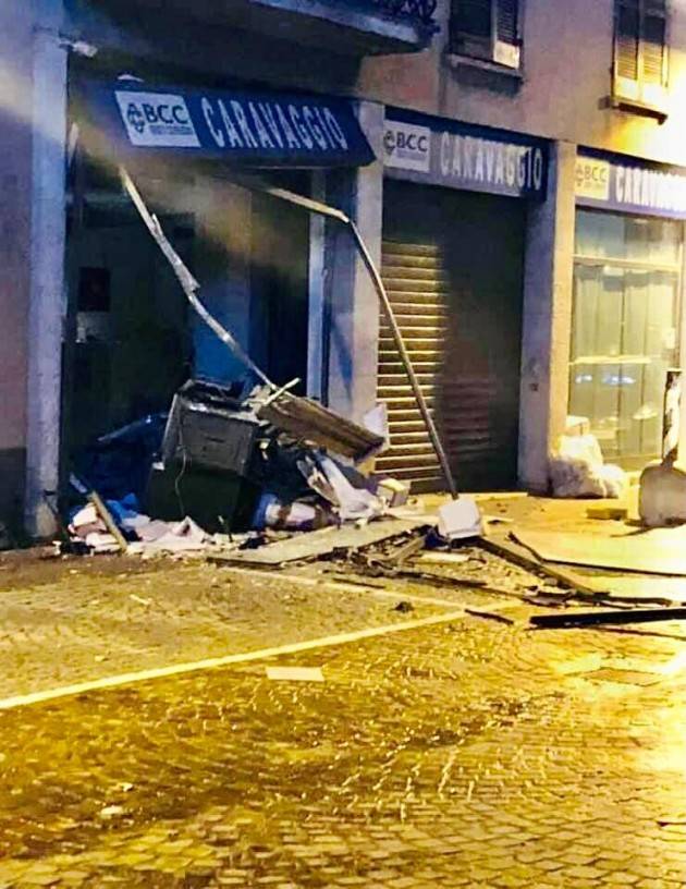 CREMA - LADRI FANNO ESPLDOERE BANCOMAT A OFFANENGO