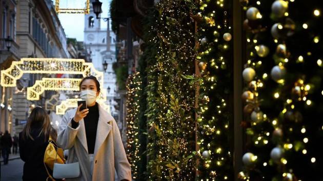 L’ISS contro l’allentamento delle misure a Natale. Brusaferro: “Serve ogni sforzo”