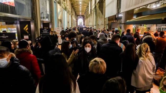 Il CTS al governo: ''Estendere le misure o a gennaio saremo nei guai''