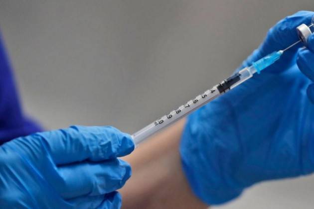 Vaccino Covid, Speranza: ''Ema acceleri approvazione''