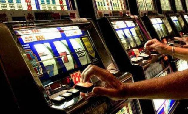 CODACONS CREMONA: LUDOPATIA, UN RAGAZZO SU DIECI INCONTRA IL GIOCO D’AZZARDO.