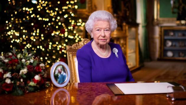 La Regina Elisabetta: ''Che la luce ci guidi nei tempi che ci aspettano''