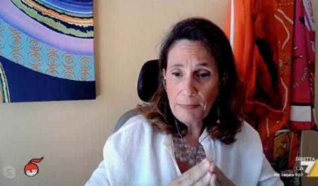 La virologa Capua: ''Studiare se inflessioni dialettali possono favorire diffusione del virus''