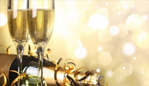Federconsumatori Cenone 2020: il costo del menu aumenta del +2,9% per Capodanno.