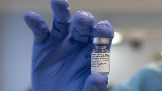 Vaccino anti-Covid in farmacia? Sileri: ''È nella Legge Bilancio''