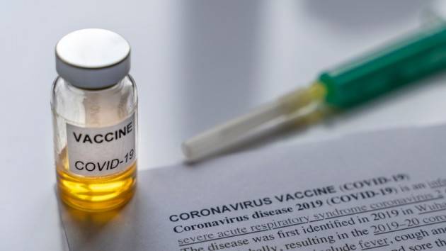 ADUC Coronavirus. Vaccini e la fretta che non c'è stata