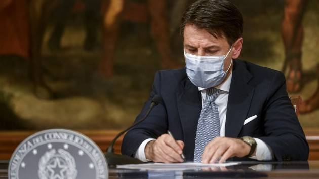 Conte rompe il silenzio: ''Bisogna rafforzare la coesione della maggioranza''