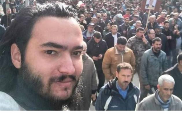 Zeus Giovane algerino condannato a tre anni di carcere per dei meme su Facebook