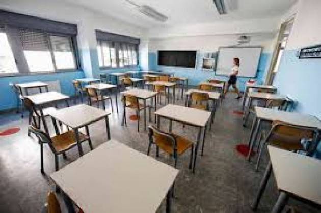 Caos scuola: 14 regioni rinviano la riapertura