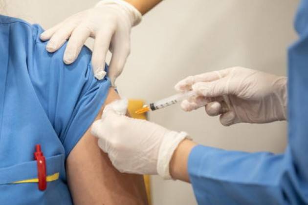 Medico muore dopo vaccinazione, aveva patologie croniche