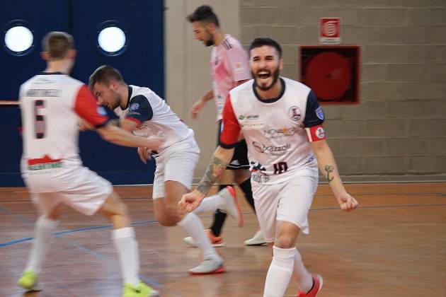 VIDEOTON CREMA - VITTORIA CONVINCENTE E IMPORTANTISSIMA: -1 DALLA VETTA!