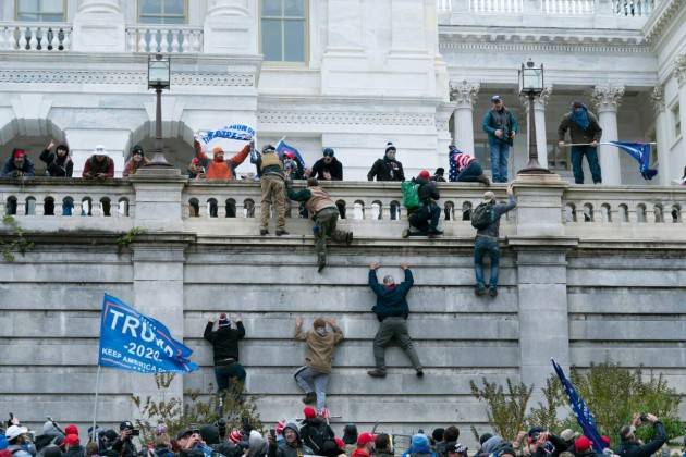 Assalti  Campidoglio: democrazia resiste a Trump | Domenico Maceri, PhD,USA