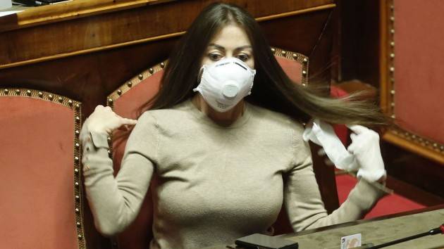 Mariarosaria Rossi da fedelissima di Berlusconi alla fiducia a Conte