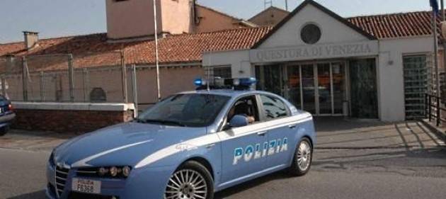 Sputava in faccia alle donne, arrestato a Venezia