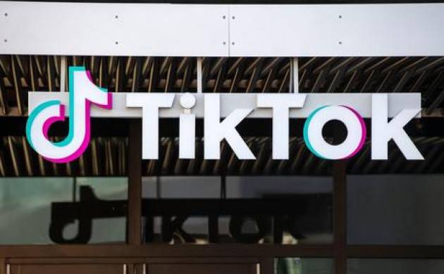 TikTok: i profili dei minori under 16 diventeranno automaticamente privati
