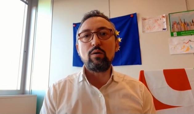 Matteo Piloni (PD) Ma Fontana che combina?  Caos in Consiglio Regionale Lombardia (Video)