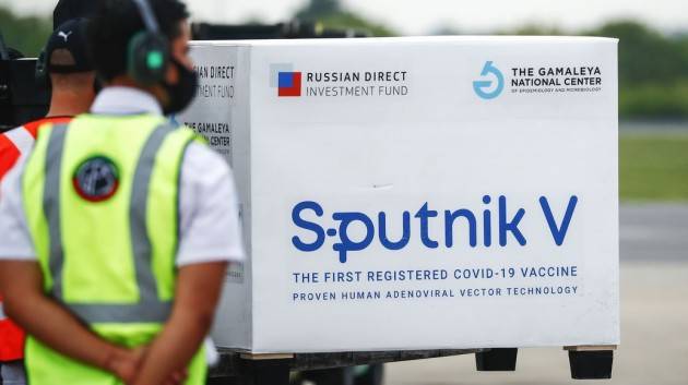 Lombardia e Piemonte vogliono lo Sputnik V. Cosa sappiamo del vaccino russo?