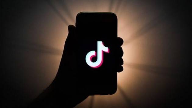 Zeus TikTok si adegua: bloccherà i minori di 13 anni