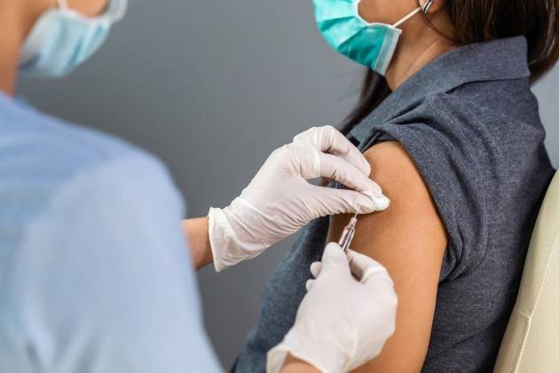 Covid e vaccini, ecco cosa fare