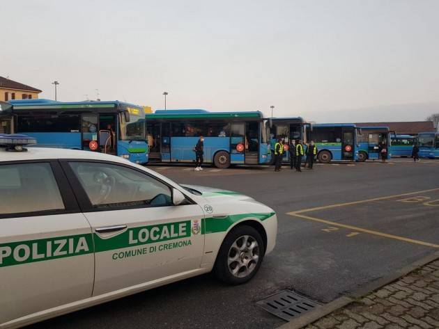 Cremona Galimberti ringrazia VV.UU per servizio p.zzale autobus