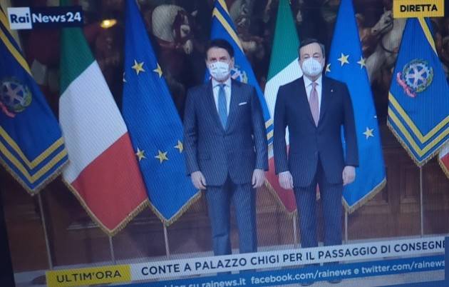 Premier Draghi ed i ministri giurano davanti a Mattarella.Conte passa campanella
