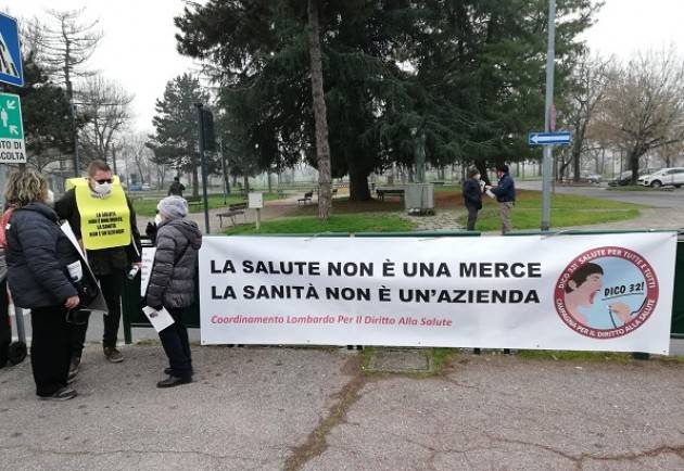 Protesta davanti Hosp di Cremona Il vero paziente zero è la sanità lombarda! 