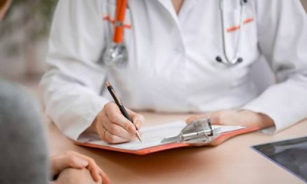 Vaccini anche dai medici di base. Firmato accordo Governo, Regioni e sindacati