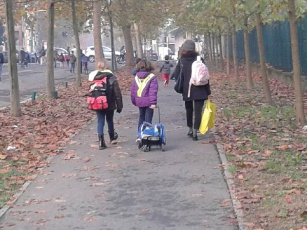 Milano  Pedibus. A scuola a piedi per favorire la mobilità sostenibile