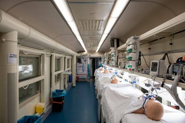 DALLA LOMBARDIA IL PRIMO TRENO SANITARIO ITALIANO