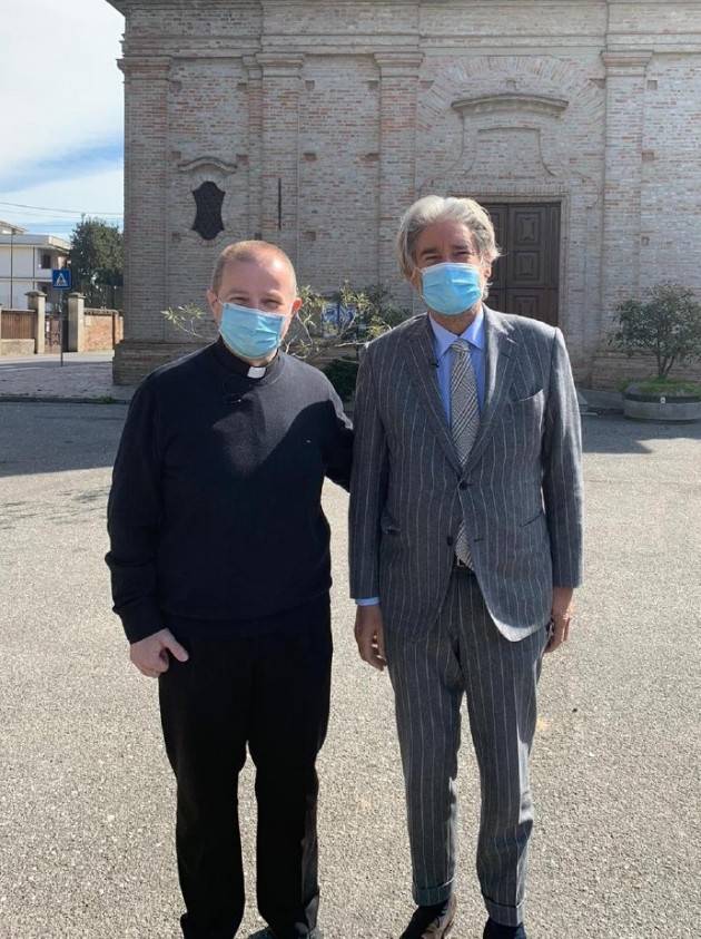  IN CITTA' LA TROUPE DI ''DRITTO E ROVESCIO''