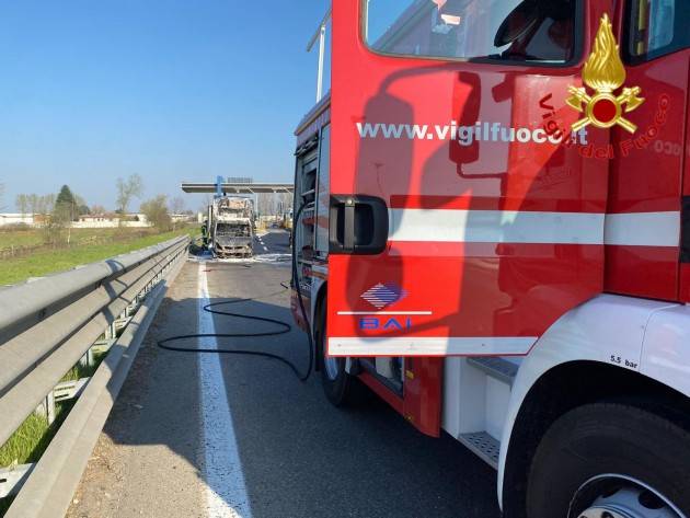 LODI- INCENDIO FURGONE - VIDEO