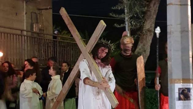 Via crucis al balcone