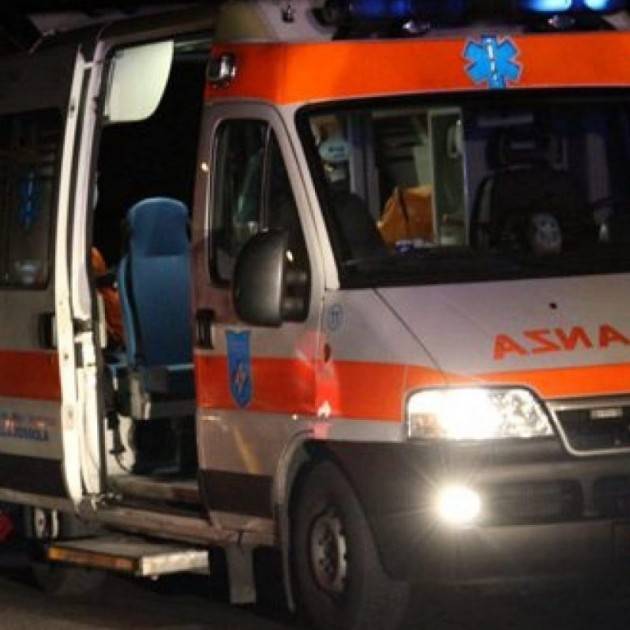 Incendiata ambulanza a Milano