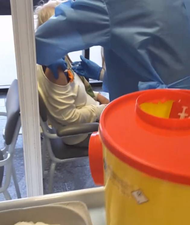RIMARRANNO SOLO 4 CENTRI VACCINALI