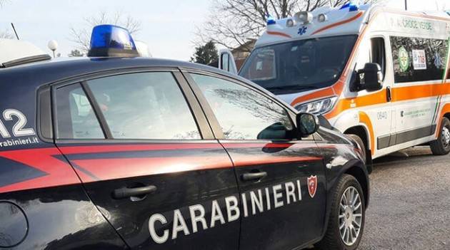 RIBALTAMENTO AD ALBINO : TRE FERITI