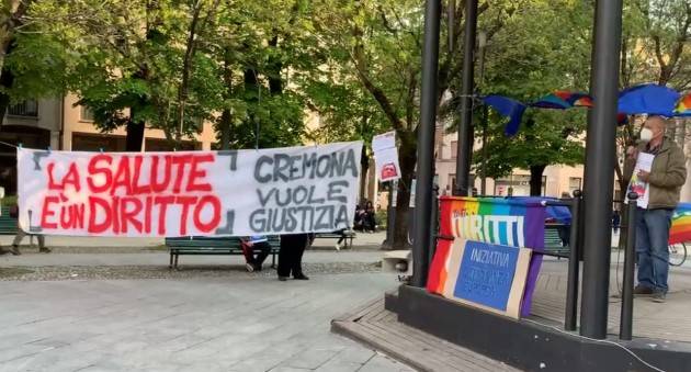  Cremona Riuscito FLASH-MOB SU  DIRITTO ALLA CURA E NO PROFIT ON PANDEMIC (Video)