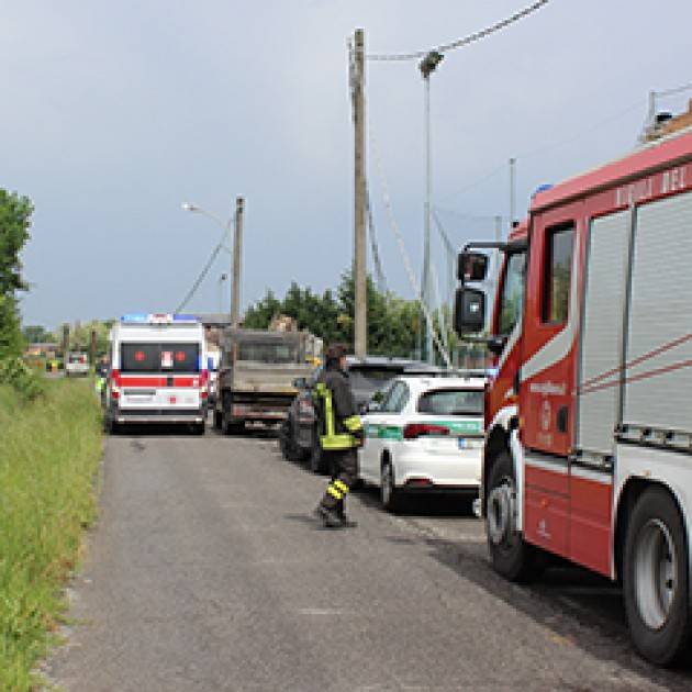 CREMA SI RIBALTA CON L'AUTO NEL FOSSO