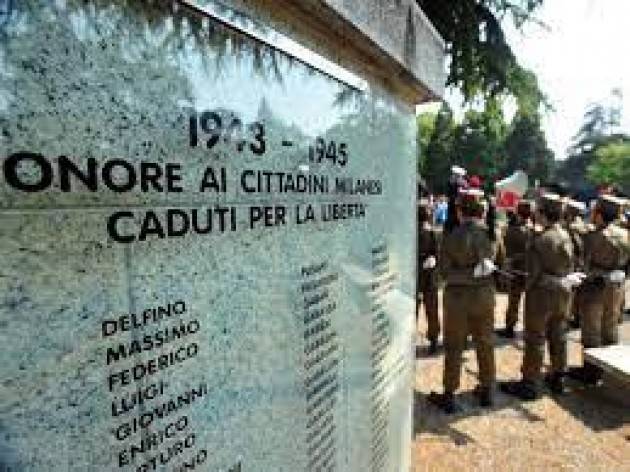 A Milano presidio in piazza Castello per il 25 aprile