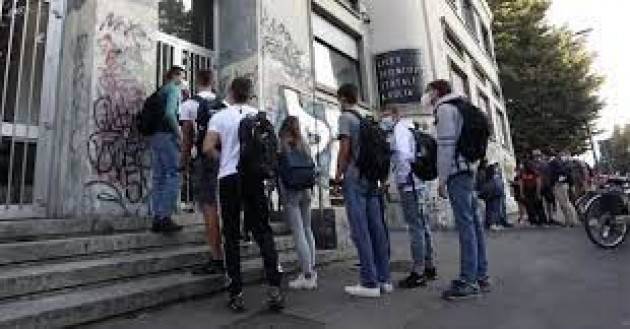 Liceali Milano, noi che torniamo in classe devastati