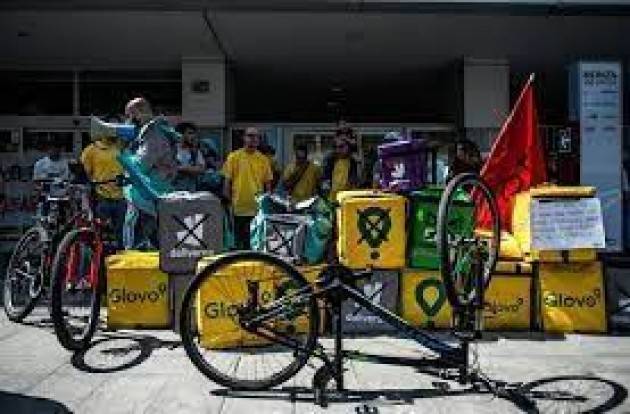 Rider insegue, blocca e fa arrestare scippatore a Milano