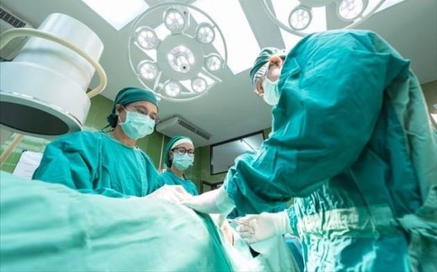 IMPIANTARE UNA VALVOLA AORTICA SENZA INTERVENTO CHIRURGICO