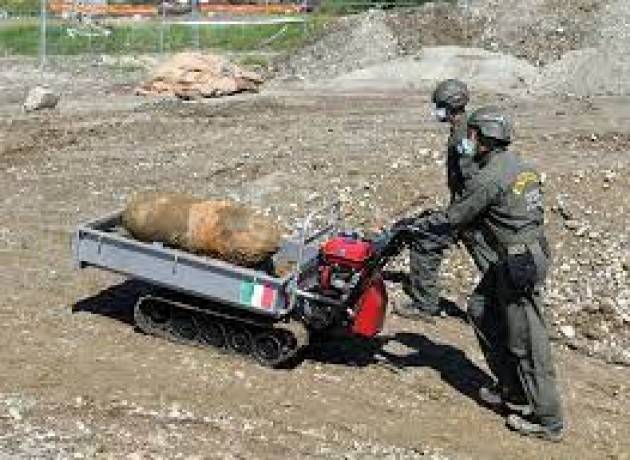 Ordigno bellico fatto brillare nel Milanese