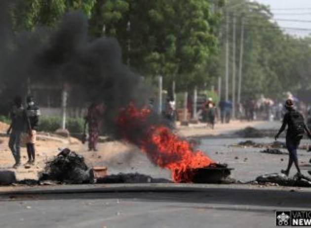 In Ciad i militari golpisti sparano sui manifestanti