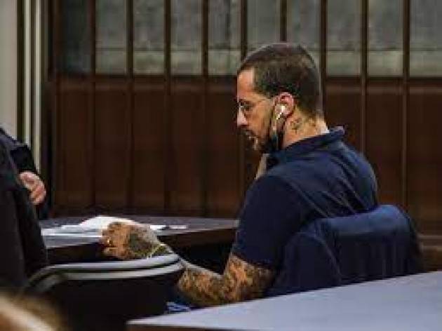 Corona torna in aula a Milano