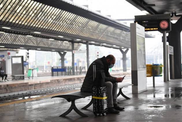 Un uomo travolto e ucciso da un treno a Milano-Rogoredo